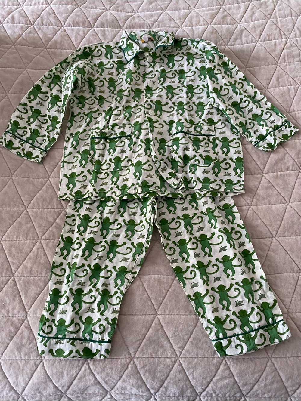 Roberta roller rabbit toddler size 2 pajama two piece set green and white